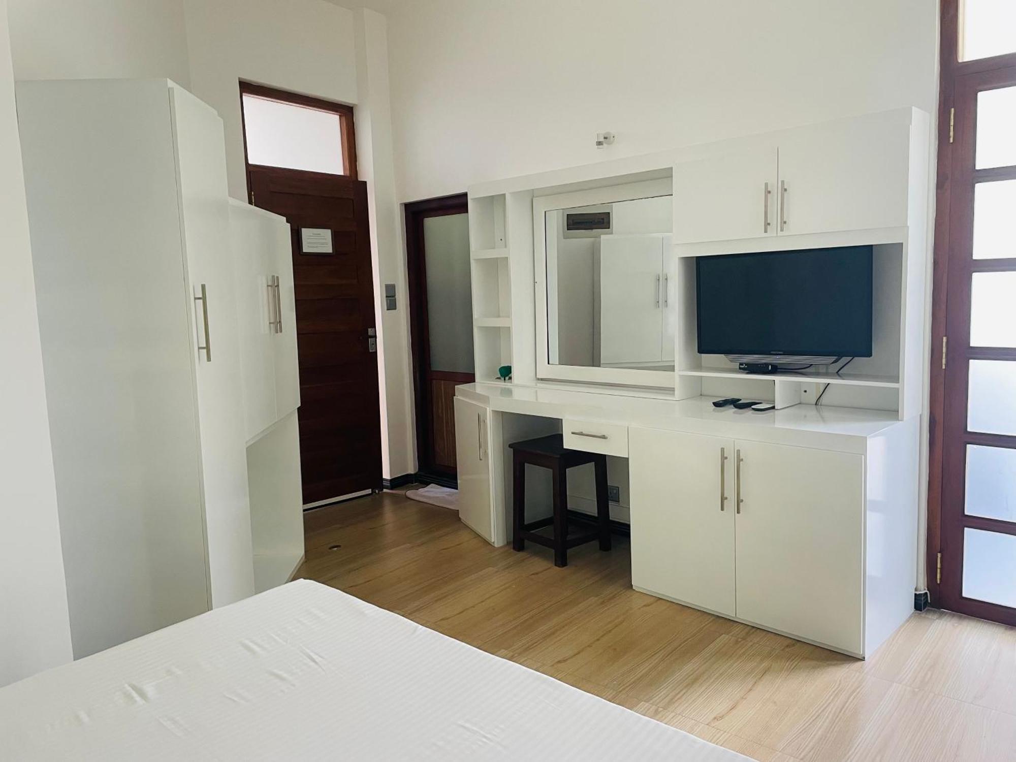 White House Hotel Мирисса Экстерьер фото